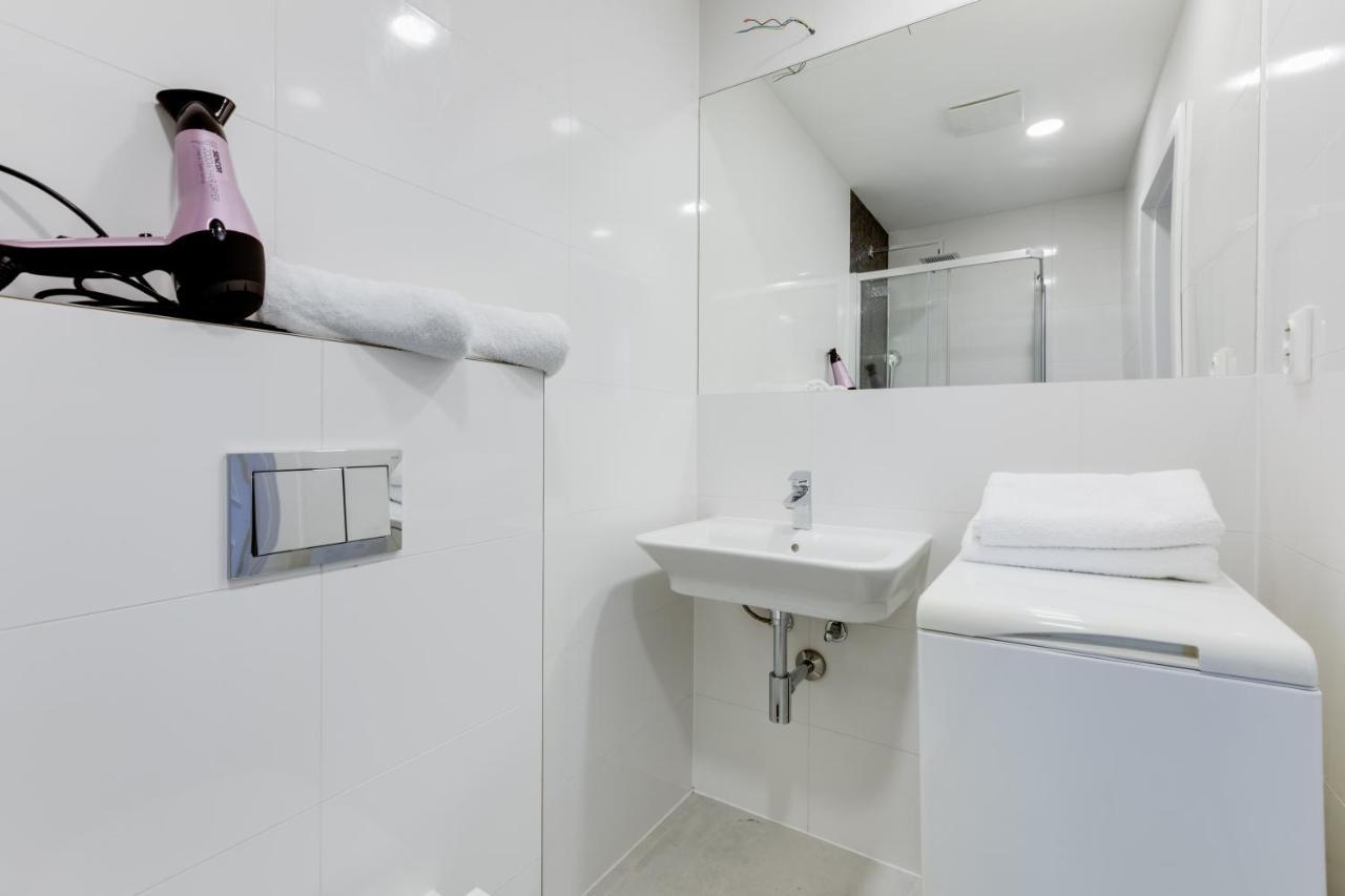 Jt'S Apartments Spanelska Str. 프라하 외부 사진